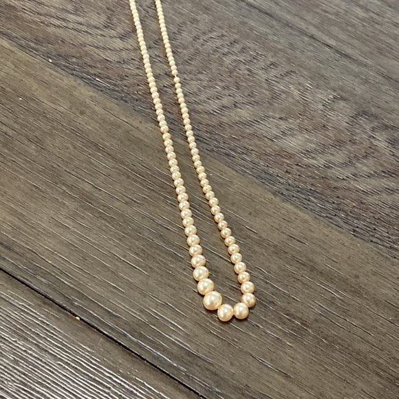 VINTAGE yellow pearl necklace - Picture 5 of 8